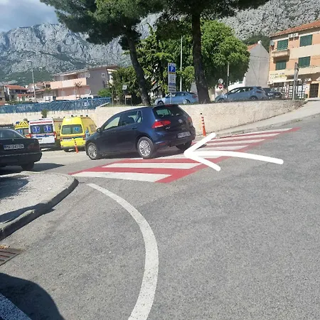 R Apartment Makarska