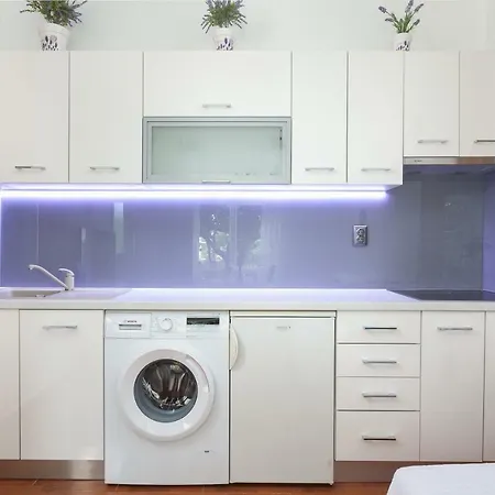 アパート R マカルスカ