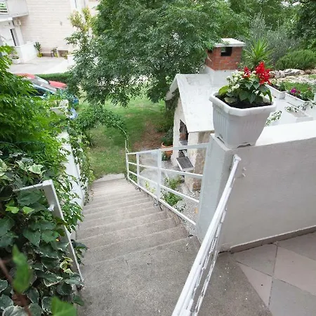 R Apartment Makarska