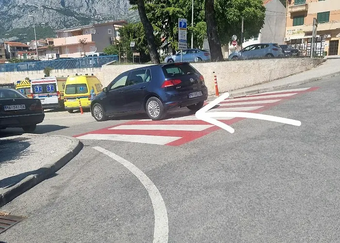 R Apartment Makarska